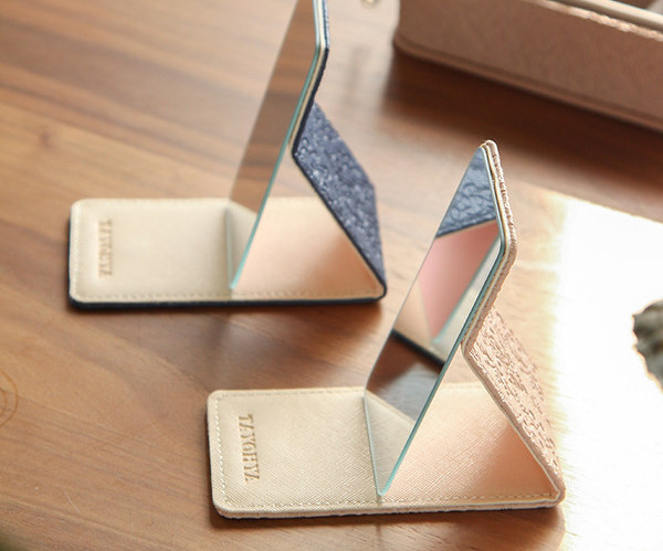 Kandiline kandiline meigipeegel