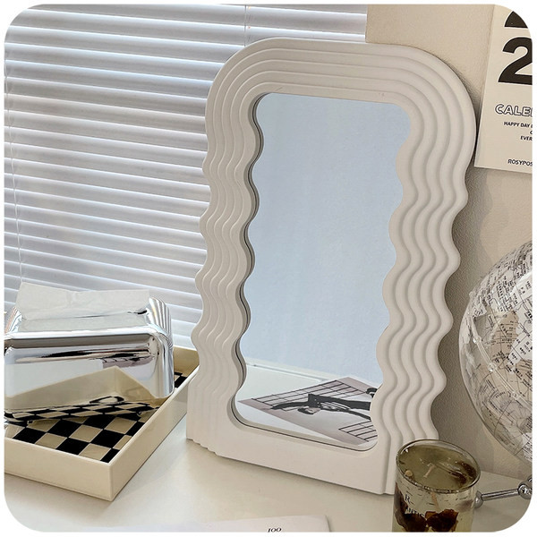 Hullámos asztali tükör