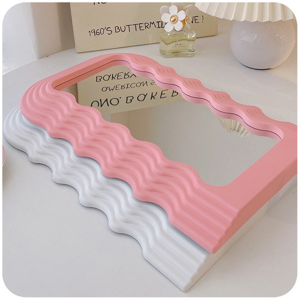 Hullámos asztali tükör