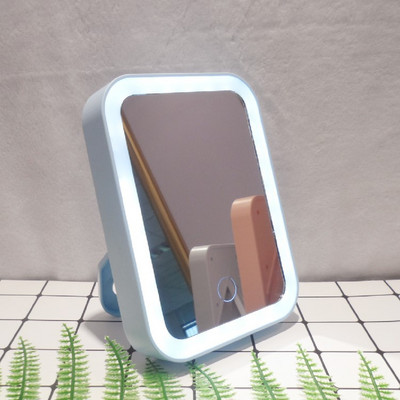 Žensko kozmetičko ogledalo sa stalkom