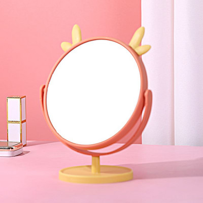 Lauapealne kõrvadega naistepeegel