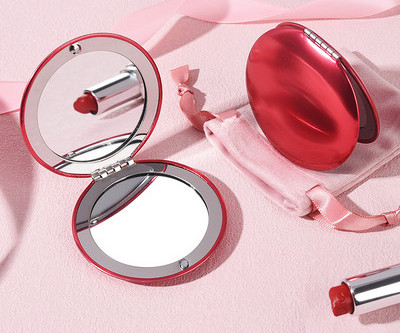 Small portable mirror