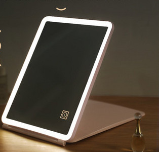 Naiste kaasaegne lauapeegel