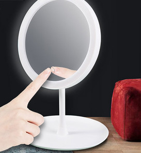 Moteriškas staliukas – veidrodis su LED apšvietimu