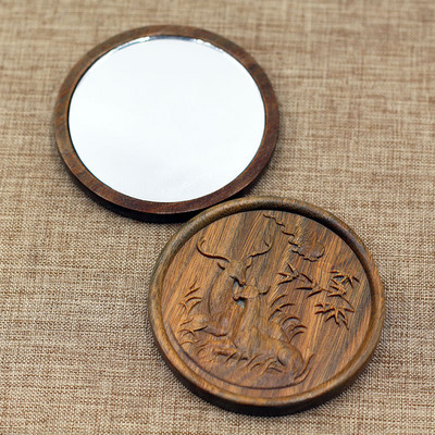 Väike trükiga taskupeegel