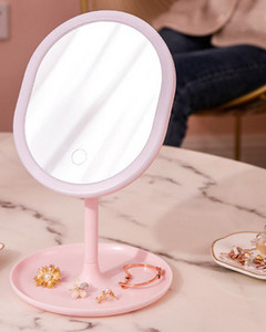 Moodne LED kosmeetiline peegel koos alusega