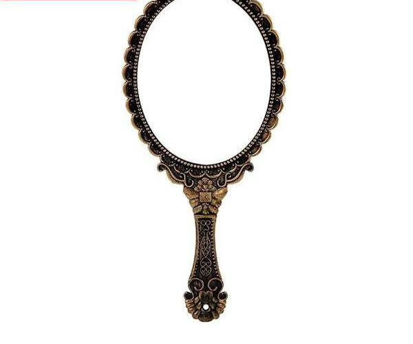 Rankinio veidrodžio retro modelis