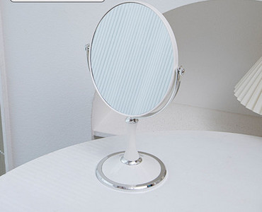 Naiste laua meigipeegel