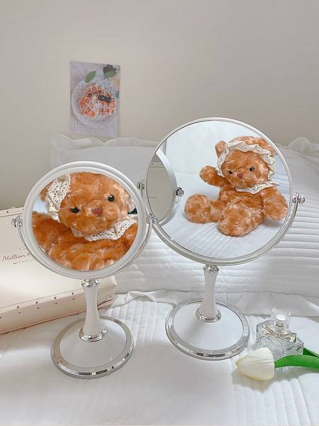 Naiste laua meigipeegel