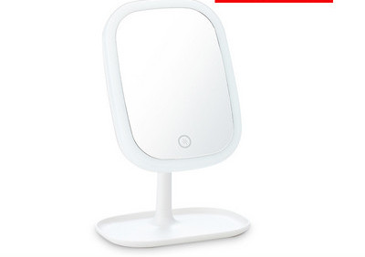 Naiste kosmeetiline peegel alusel