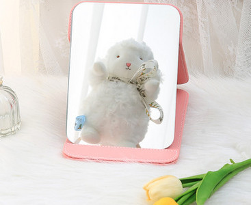 Kaasaskantav kandiline kosmeetiline peegel