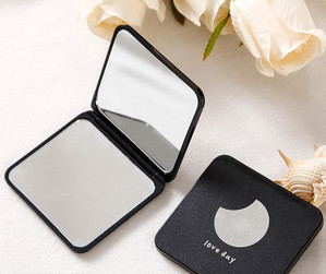 Φορητός μικρός καλλυντικός καθρέφτης