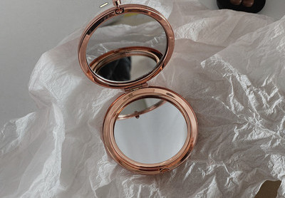 Φορητός μικρός καλλυντικός καθρέφτης