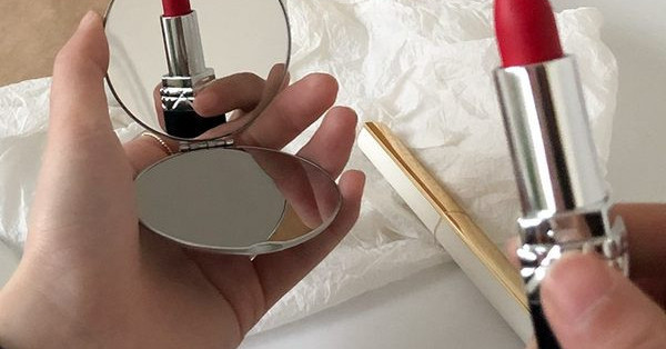 Φορητός μικρός καλλυντικός καθρέφτης