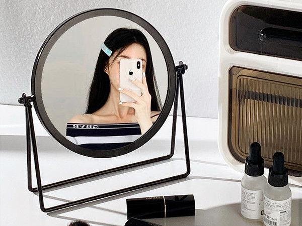 Дамско ежедневно настолно огледало 