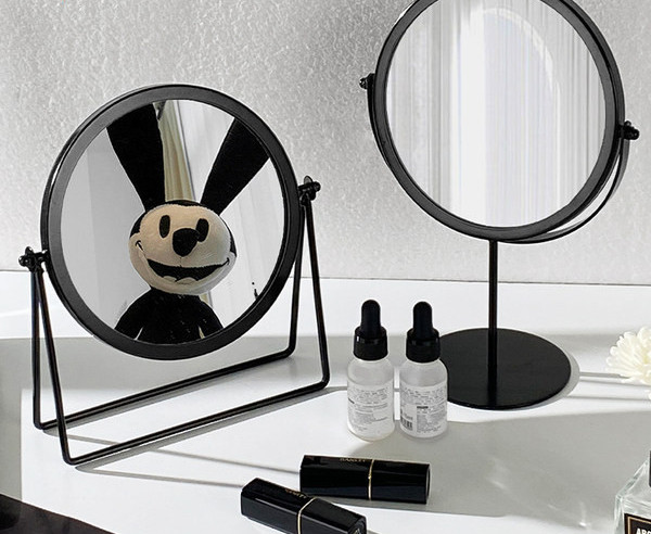 Дамско ежедневно настолно огледало 