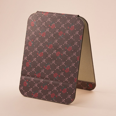 Kokkupandav kosmeetiline peegel koos aplikatsiooniga