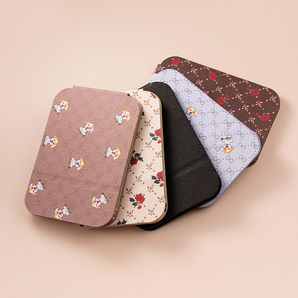 Kokkupandav kosmeetiline peegel koos aplikatsiooniga