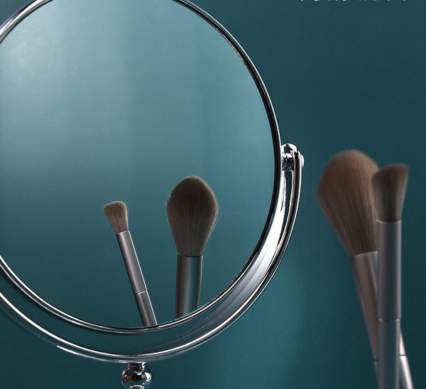 Kahepoolne kõrglahutusega kosmeetiline peegel