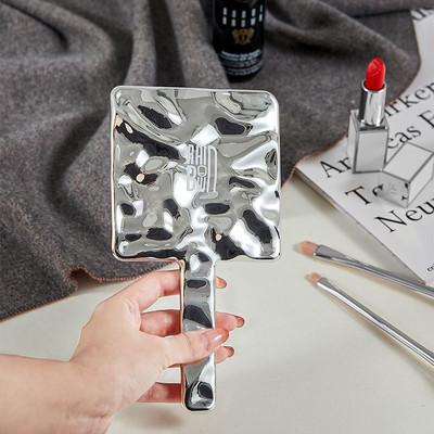 Γυναικείος καθρέφτης χειρός σε στυλ ρετρό