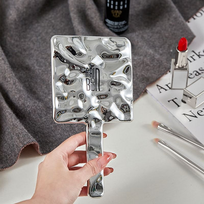 Γυναικείος καθρέφτης χειρός σε στυλ ρετρό