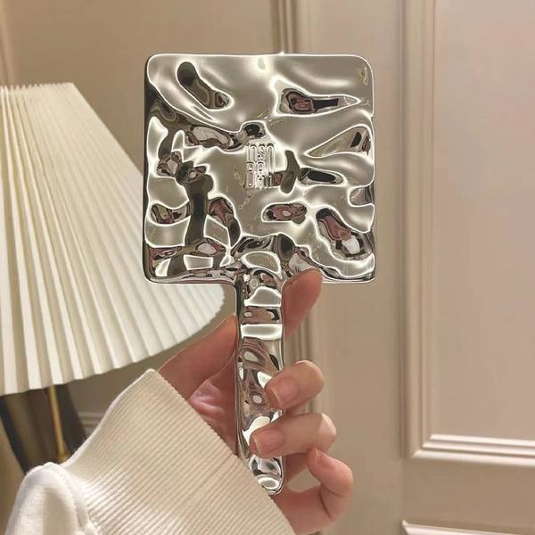 Γυναικείος καθρέφτης χειρός σε στυλ ρετρό