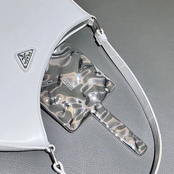 Γυναικείος καθρέφτης χειρός σε στυλ ρετρό