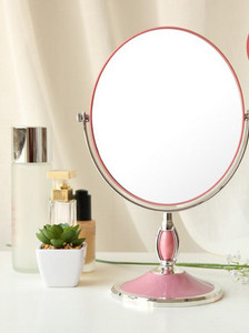 Naiste kahepoolne peegel