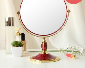 Naiste kahepoolne peegel