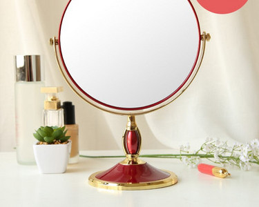 Naiste kahepoolne peegel