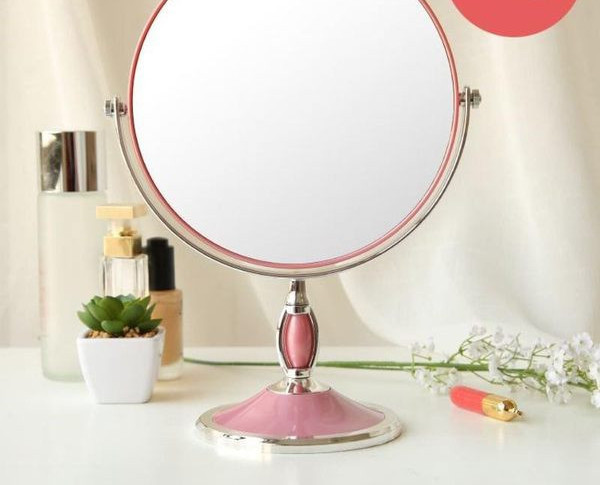 Naiste kahepoolne peegel