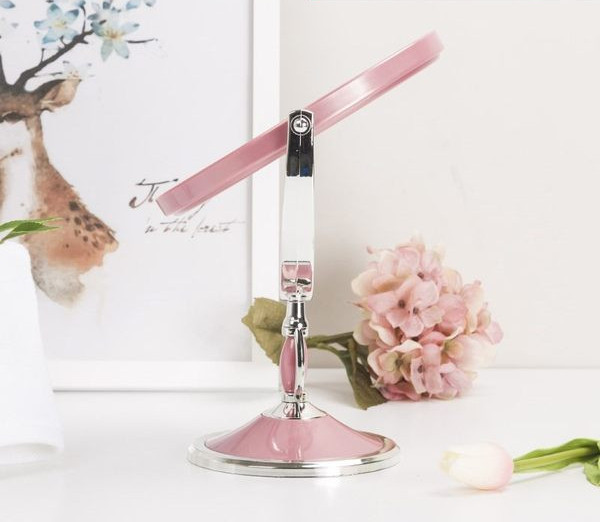 Naiste kahepoolne peegel