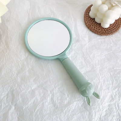 Kaasaskantav ümmargune kosmeetiline peegel