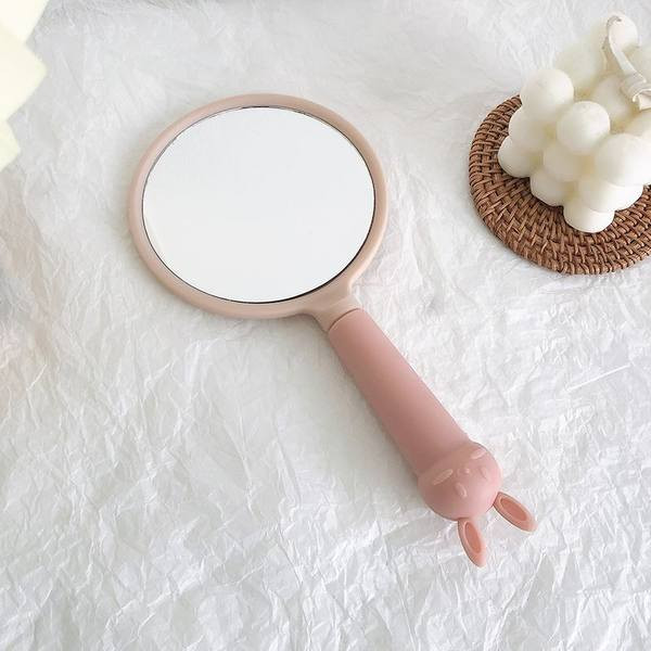 Kaasaskantav ümmargune kosmeetiline peegel