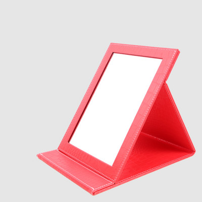 Naiste nahast peegel