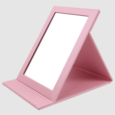 Naiste nahast peegel