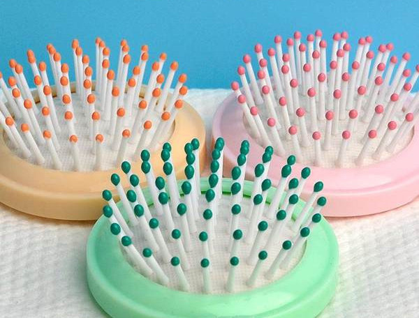 Žensko sklopivo ogledalo s češljem