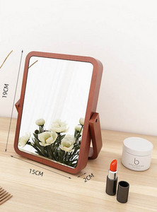 Žensko prijenosno ogledalo