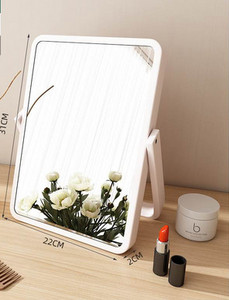 Žensko prijenosno ogledalo