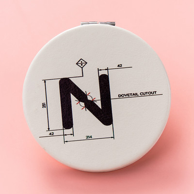 Oglinda mica de buzunar cu imprimeu