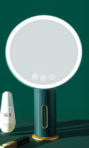 Žensko prijenosno ogledalo s LED svjetlom