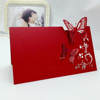 50 buc/lot Cărți cu nume de masă cu fluturi tăiate cu laser Cărți cu nume de oaspeți Cărți de marcare pentru decorarea mesei pentru petrecerea de nuntă Favoruri de nuntă