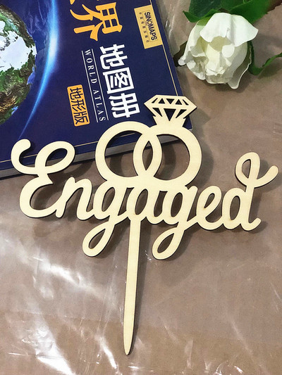 Oleme kihlatud koogitops, kihlus, pulmapidu, poissmeestepeo pulmade kaunistamine esmaklassilise kullasäraga