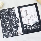 (10 τεμάχια/παρτίδα) Προσκλητήριο γάμου μαύρης τσέπης με κοπή με λέιζερ με ευχαριστήρια κάρτα Προσωπικό Τριπλό Προσκλητήριο Γενεθλίων XV IC136