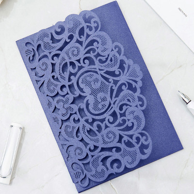 (10 τεμάχια/παρτίδα) Προσκλητήριο γάμου μαύρης τσέπης με κοπή με λέιζερ με ευχαριστήρια κάρτα Προσωπικό Τριπλό Προσκλητήριο Γενεθλίων XV IC136