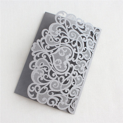 (10 τεμάχια/παρτίδα) Προσκλητήριο γάμου μαύρης τσέπης με κοπή με λέιζερ με ευχαριστήρια κάρτα Προσωπικό Τριπλό Προσκλητήριο Γενεθλίων XV IC136