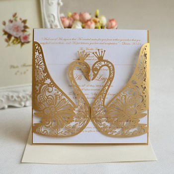(30 τεμάχια/παρτίδα) Προσκλητήρια γάμου με χρυσό κομμένο με λέιζερ Γυαλιστερή χάρτινη κάρτα για επαγγελματικό πάρτι γενεθλίων IC130