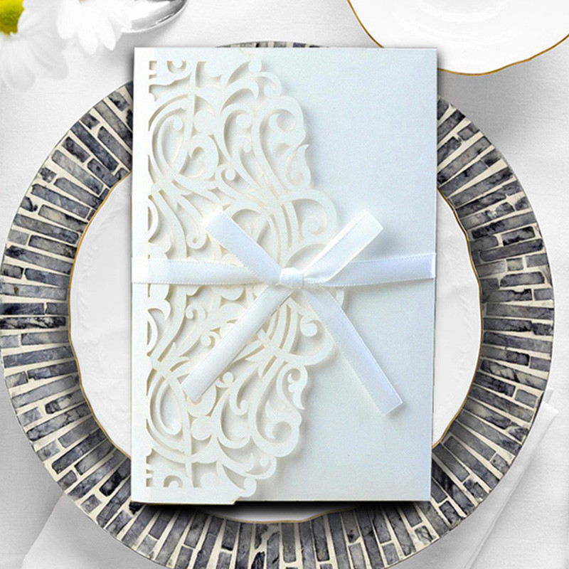 10 tk viinapuu lilledega laserlõigatud pulmakutsed kaardid pruudileitsu koos RSVP-ga pitsist taskuvibudega Kutsete kaardipeo sisekujundus