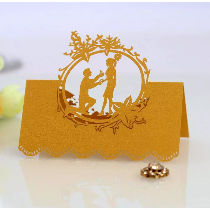 Luksuslik õõnsast pärlipaberist laserlõigatud pulmakoht nimekaartide tabeli numbrikaardid pruudi ja peigmehega