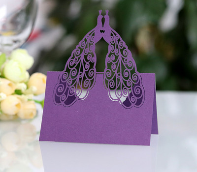 50 tk Mitmevärviline paabulinnumustriga tabeli nimi Külaliste kohakaardid Laserlõikega teenetekaunistus Pulmatarbed Istekaunistus